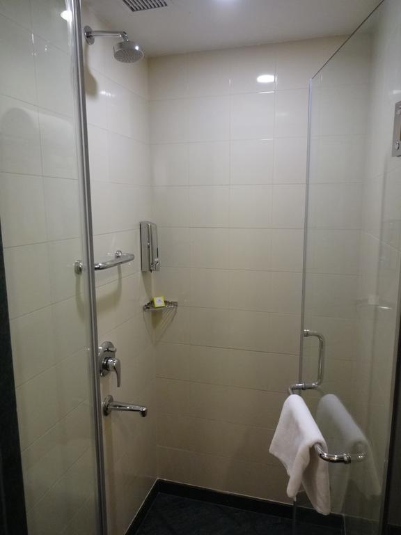 Lemon Tree Hotel, Gachibowli, Hyderabad Eksteriør bilde