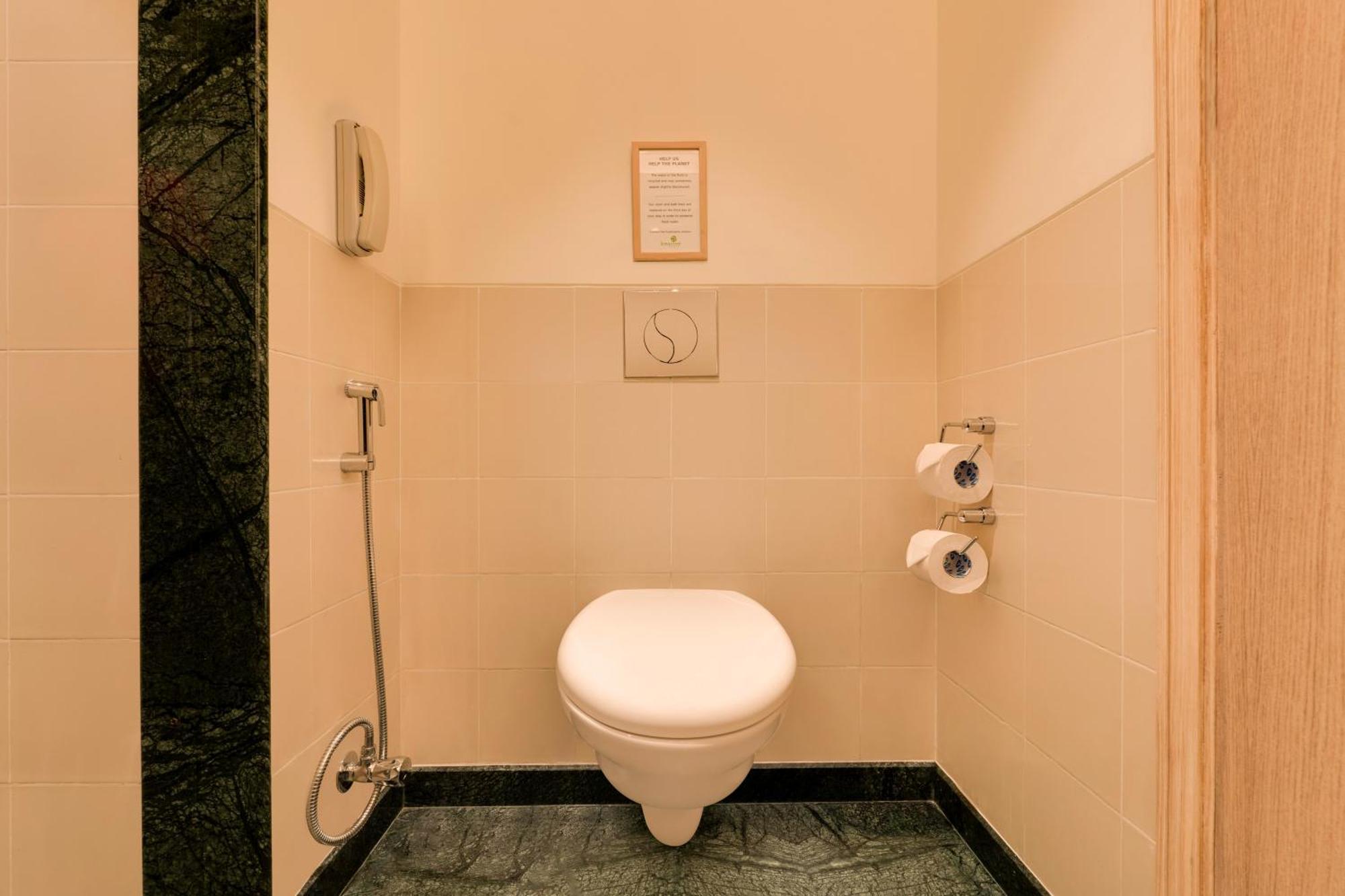 Lemon Tree Hotel, Gachibowli, Hyderabad Eksteriør bilde